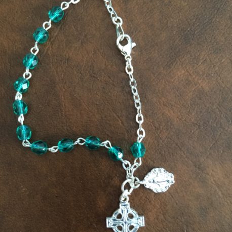 green-beaded-single-decade-rosary-with-celtic-cross