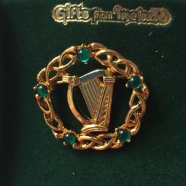 Harp Wreath Pin