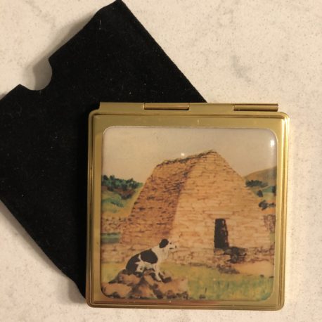 Beehive Hut Compact Mirror