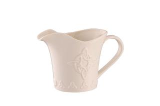 4714 Trinity Knot Cream Jug 3″ x 4.2″